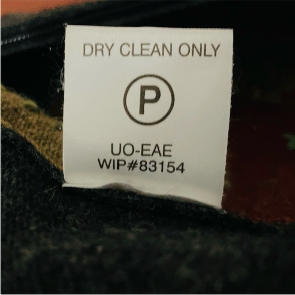 Vintage Woolrich Zip Embroidered 100% Lambswool Sweater Vest Size Large - Picture 9 of 9